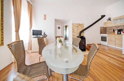 Cesky Krumlov Apartment | Apartmány pod věží v Českém Krumlově, dva krásné apartmány v historickém centru