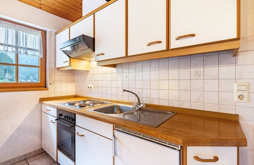Bad Rippoldsau-Schapbach Apartment | Apartment 'Ferienwohnung 2 Im Bauernhaus' with Shared Terrace, Shared Garden and Wi-Fi