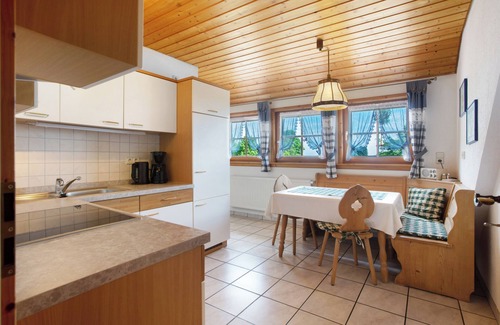 Wolpadingen Apartment | Apartment 'Ferienwohnung Süd' with Shared Terrace, Balcony and Wi-Fi