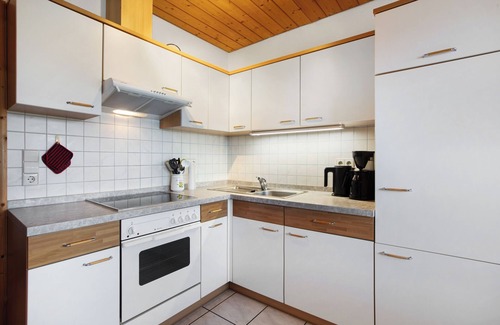 Wolpadingen Apartment | Apartment 'Ferienwohnung Süd' with Shared Terrace, Balcony and Wi-Fi