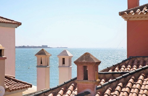 El Puerto de Santa Maria Apartment | Apartment 'Magnificent Beachfront Flat' with Sea Views, Private Terrace and Wi-Fi