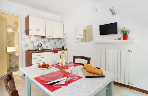 San Teodoro Apartment | Apartment 'Nido' with Shared Pool, Wi-Fi and Air Conditioning