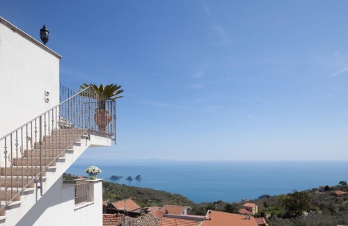 Sant'Agata sui Due Golfi Apartment | Apartment Ocean - Sorrento coast, with sea view, pool, garden, parking, Wi-Fi
