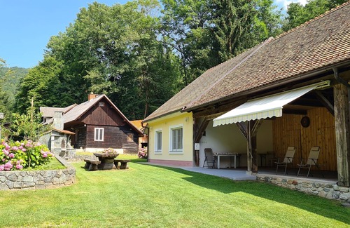 Slovenska Bistrica House | Apartma Vintgar - river view
