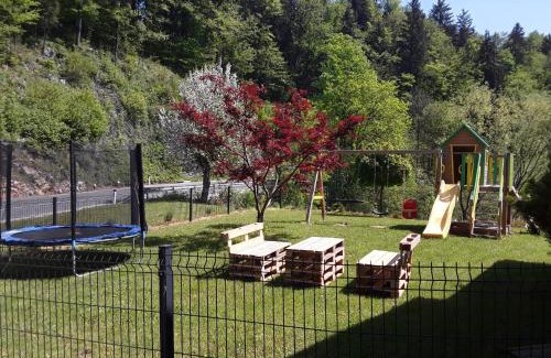 Predjama Apartment | Apartmaji Tisa in Žana