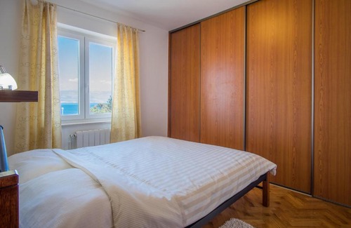 Vrbnik Apartment | APARTMAN ČUBRANIĆ