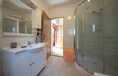 Gornji Karin Apartment | Apartman Ema