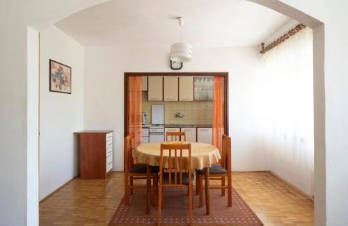 Gornji Karin Apartment | Apartman Ema