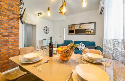 Split Apartment | Apartman Letifico