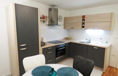 Sibenik Apartment | Apartman Luna