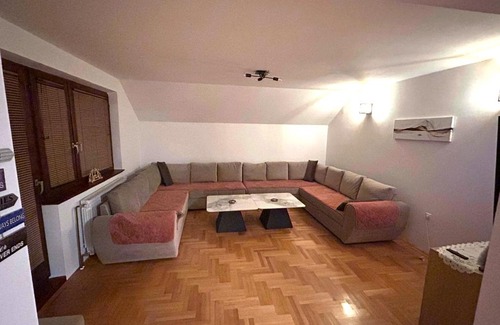 Pale Apartment | Apartman Materić