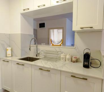 Gospostina Apartment | Apartman Petar-Spacious Friendly Stay in the Heart of Budva