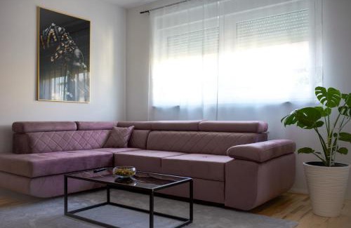 Osijek Apartment | Apartman Plum - SELF CHECK IN, FREE PARKING