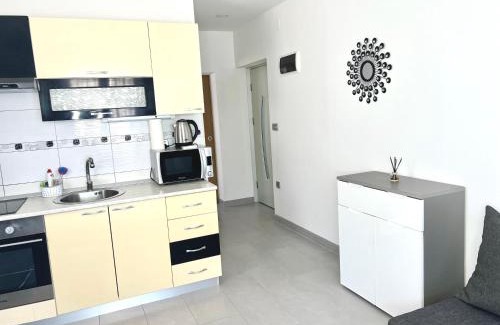 Klis Apartment | Apartman Solin 3, parking