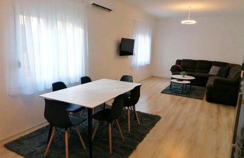 Siroki Brijeg Apartment | Apartman STAR