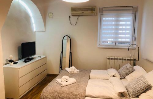 Novi Sad Apartment | Apartman Tina