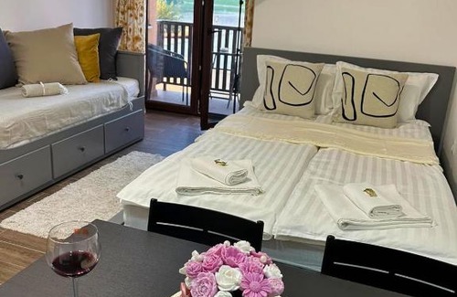 Veliko Gradiste Apartment | Apartman 'Tramonto' Srebrno Jezero