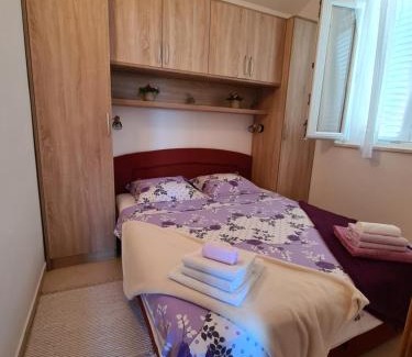 Cove Tri Zala (Zrnovo) Apartment | Apartmani Božana Viganj