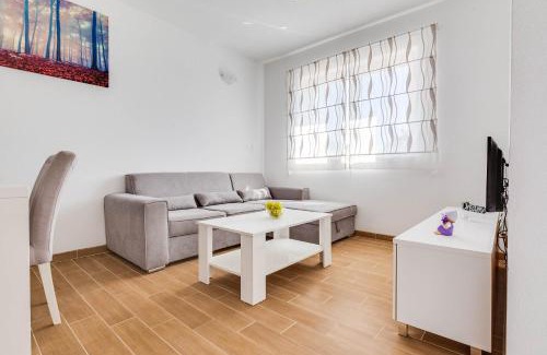 Pakostane Apartment | Apartmani Pocrnić