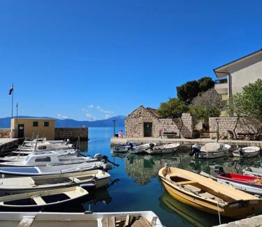 Gradac Apartment | Apartmani Tona