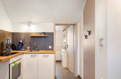 Bad Griesbach im Rottal Apartment | Apartment 'Fernsicht' with Shared Garden, Balcony and Wi-Fi