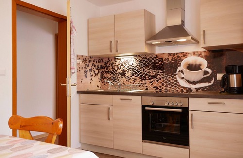 Bad Peterstal-Griesbach Apartment | Apartment 'Nr 1' with Shared Garden, Balcony and Wi-Fi