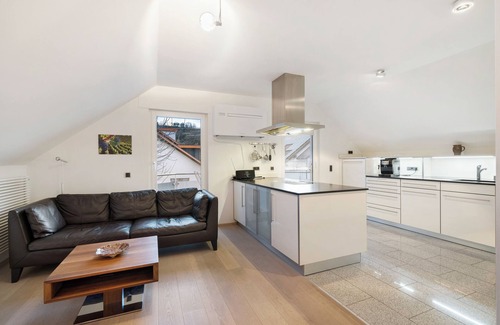 Kiechlinsbergen Apartment | Apartment 'Savoir-vivre' with Balcony, Wi-Fi and Air Conditioning