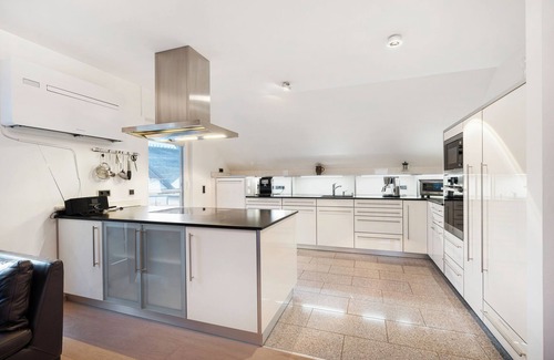 Kiechlinsbergen Apartment | Apartment 'Savoir-vivre' with Balcony, Wi-Fi and Air Conditioning