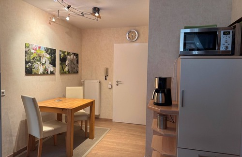 Endingen am Kaiserstuhl Apartment | Apartment 'Im Sonnigen Kaiserstuhl' with Private Terrace and Wi-Fi