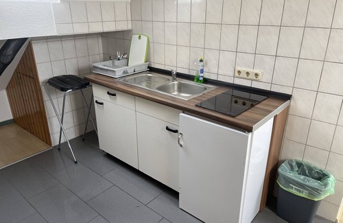 Fuldabruck Apartment | Apartment-Standard-Private Bathroom-Countryside view-Dachgesch.2 Einzelzimmer