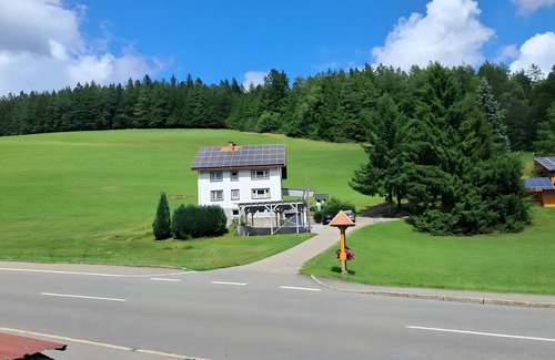 Schonach im Schwarzwald Apartment | Apartment 'Kienzler's Zeitwerk' with Private Terrace and Wi-Fi