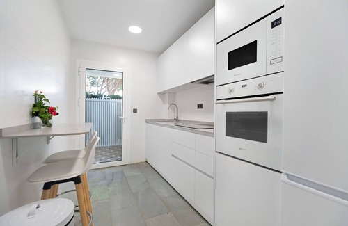 Poblado de Sancti Petri Apartment | Apartment 'Maria Del Mar Sea' with Shared Pool, Wi-Fi and Air Conditioning