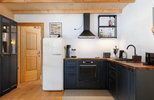 Sankt Anton am Arlberg Apartment | Apartment 'Steinbock' with Mountain View, Balcony and Wi-Fi