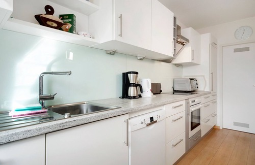 Immenstaad am Bodensee Apartment | Apartment 'Bär' with Lake View, Balcony and Wi-Fi