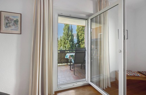Radolfzell am Bodensee Apartment | Apartment 'Kleeblatt' with Shared Terrace, Shared Garden and Wi-Fi