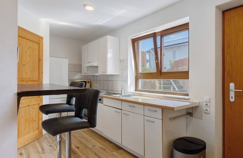 Radolfzell am Bodensee Apartment | Apartment 'Wohnen Auf Zeit' with Mountain View and Wi-Fi