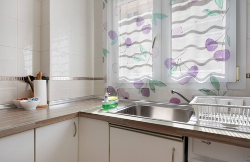 Barriada del Rio San Pedro Apartment | Apartment 'Piso Con Parking En El Edificio' with Wi-Fi and Air Conditioning