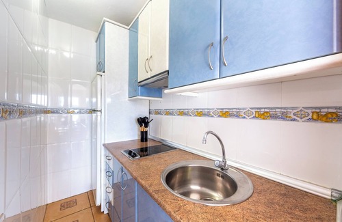 El Pozo de los Frailes Apartment | Apartment 'Maracas 2' with Mountain View, Private Terrace and Air Conditioning