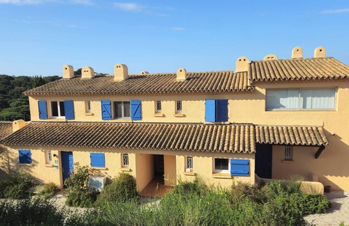 La Croix-Valmer Apartment | Apartment with sea view on the Côte d'Azur