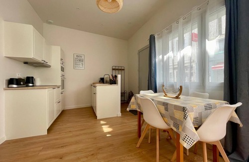 Saint-Trojan-les-Bains Apartment | Apartment 'Au Coeur De Saint Trojan' with Wi-Fi