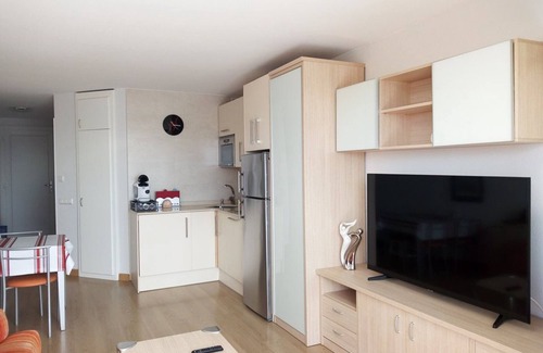 Vieux-Boucau-les-Bains Apartment | Apartment for 4 with pool and terrace, private parking, pets allowed