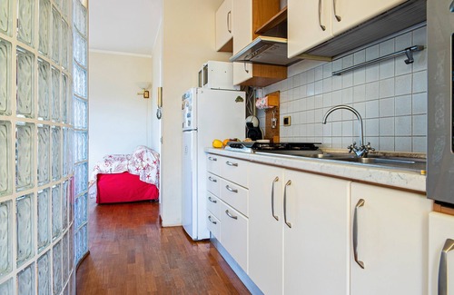 Torre del Lago Puccini Apartment | Apartment 'Raggio Di Sole' with Balcony and Wi-Fi