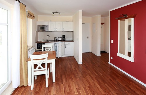 Ostseebad Ahrenshoop Apartment | Apartment 04 is located on the first floor