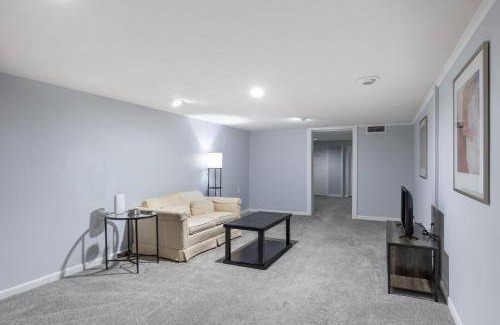 Omaha Apartment | Apartment ∙ 1 bedroom ∙ 2 guests