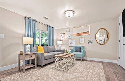 St. Charles Apartment | Apartment ∙ 1 bedroom ∙ 4 guests