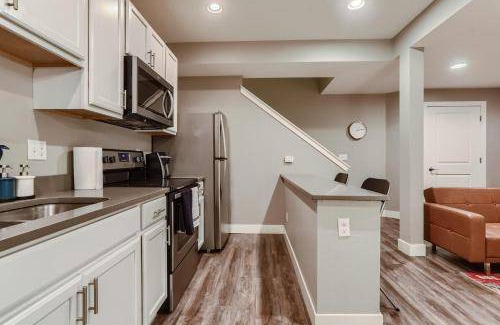 Stapleton Apartment | Apartment ∙ 1 bedroom ∙ 3 guests