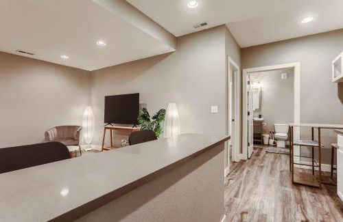 Stapleton Apartment | Apartment ∙ 1 bedroom ∙ 3 guests