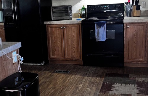 Belton Apartment | Apartment 1-bedroom 1 room open living, dinning room with 2 beds and kitchen