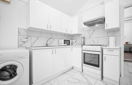 Olton Apartment | Apartment 1 Bedroom,sleeps6,parking
