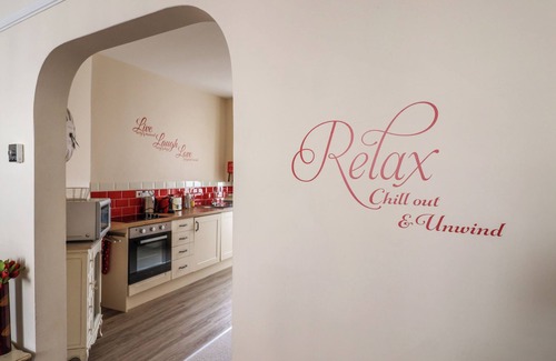 Beer Cottage | APARTMENT 1, DURHAM HOUSE, pet friendly, with a garden in Beer